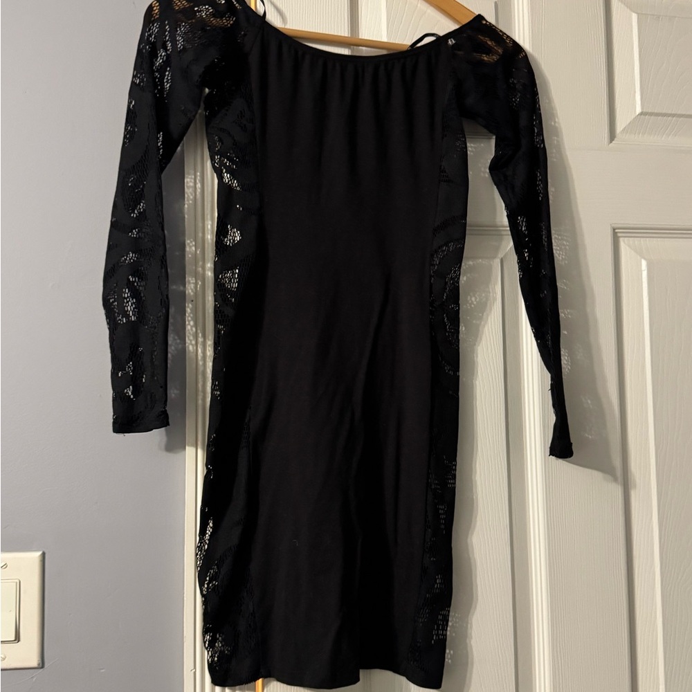 Elegant Black Lace Sleeve Dress